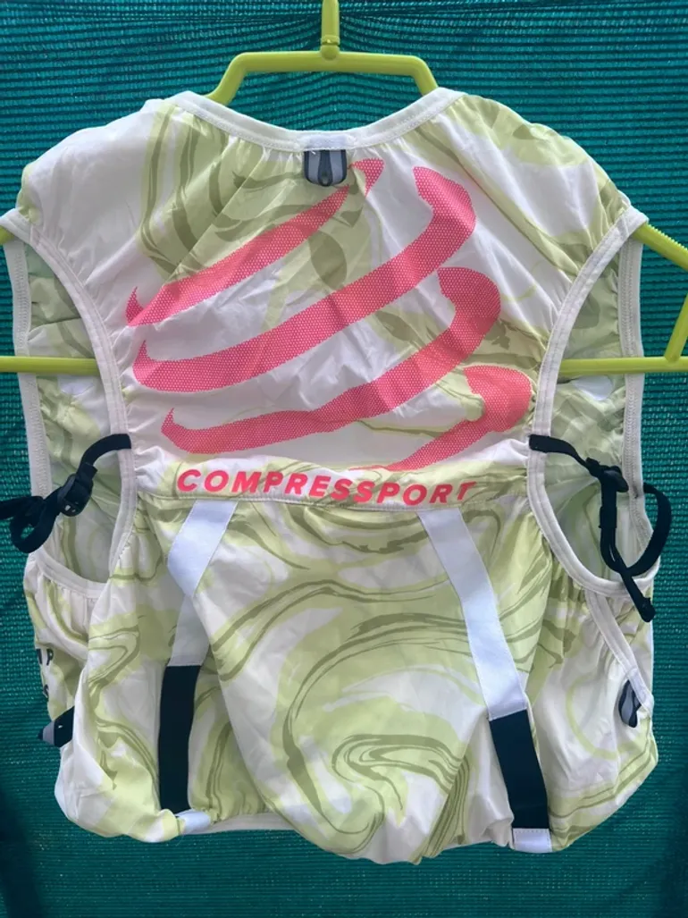 Używany Compressport Ultrun Evo 10 Pack bike — zdjęcie 2 z 8