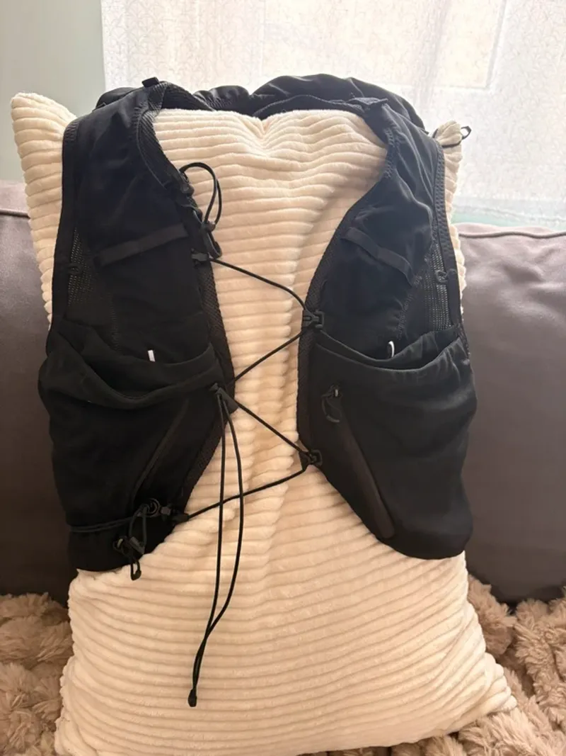 Used Salomon Adv Skin 12 Running Accessories