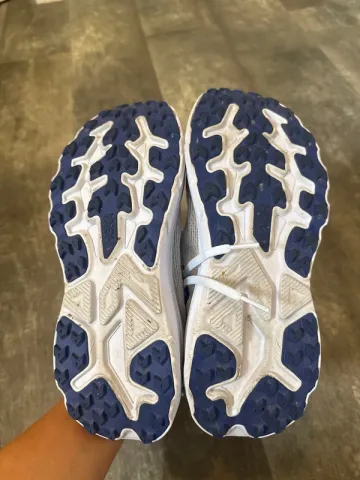 Used Hoka Challenger 8 bike — image 4 of 5
