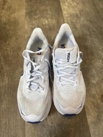 Used Hoka Challenger 8 bike — image 2 of 5