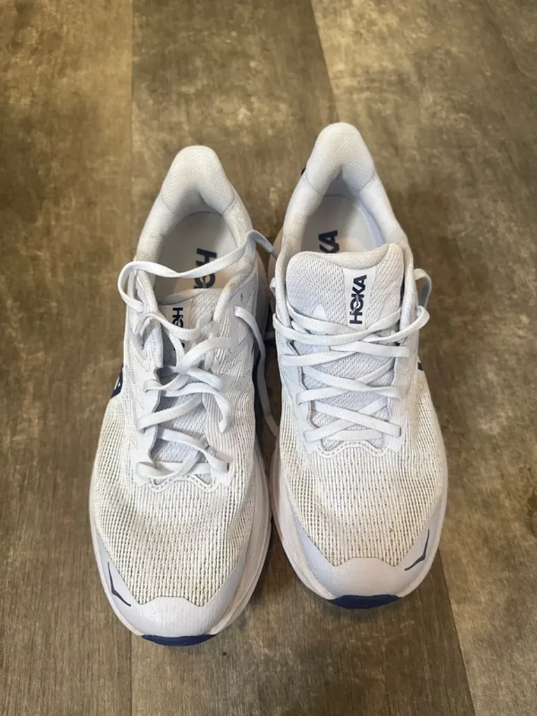 Used Hoka Challenger 8 bike — image 2 of 5
