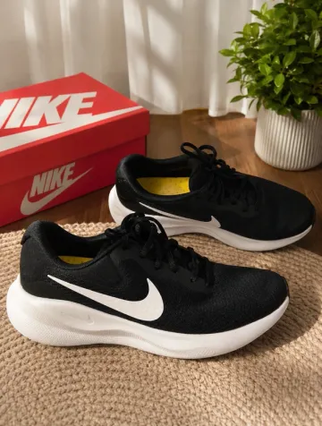 Used Nike Revolution 7 bike — image 1 of 5