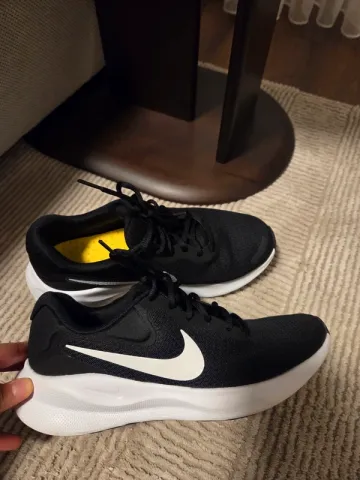Used Nike Revolution 7 bike — image 2 of 5