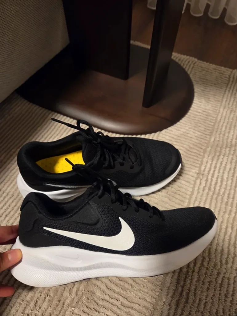 Used Nike Revolution 7 bike — image 2 of 5