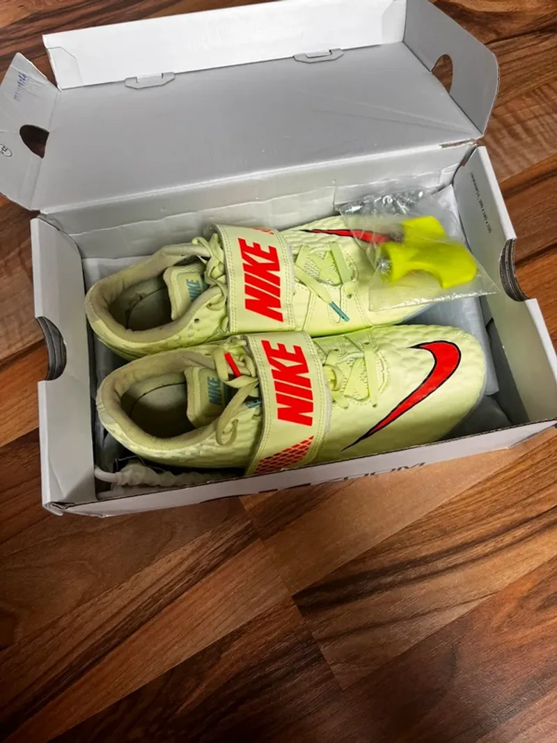 Used Elite Zoom HJ Running Shoes