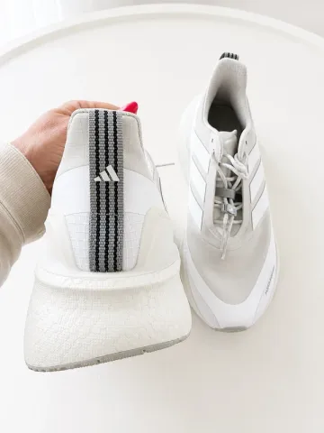 Używany Adidas Ultraboost Light bike — zdjęcie 3 z 5