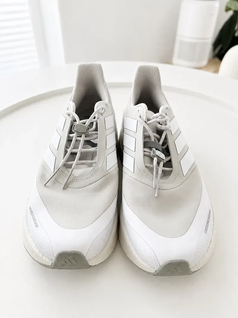 Używany Adidas Ultraboost Light Running Shoes