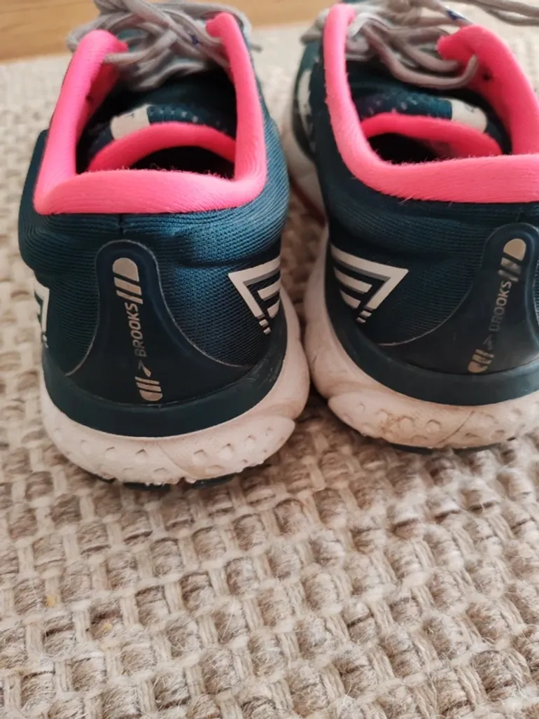 Used Brooks Ghost 13 bike — image 5 of 8