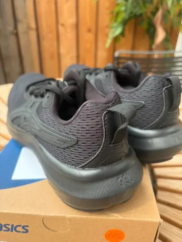 Tweedehands Asics Gel Contend 9 bike — afbeelding 3 van 6