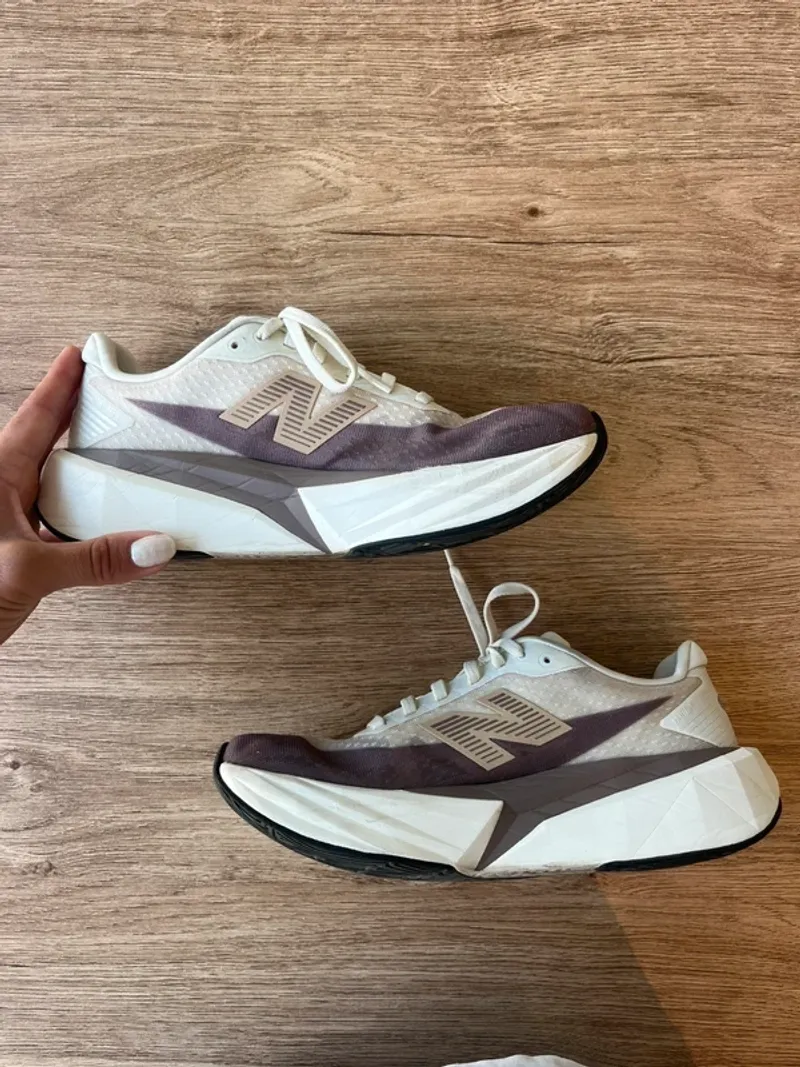 Used Lightweight FuelCell Rebel v5 Running Shoes