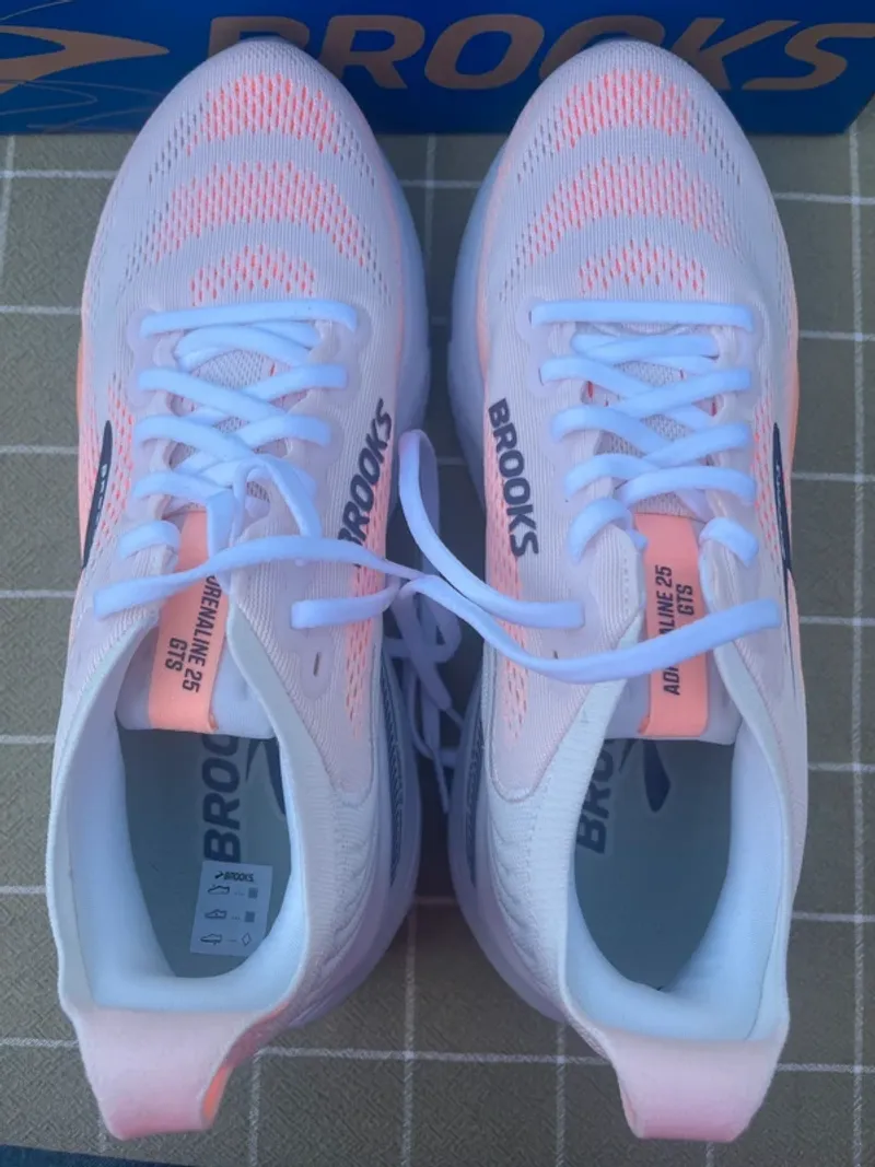 Brooks Adrenaline Running Shoes d'occasion