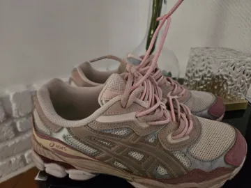 Tweedehands Asics Sportschuhe bike — afbeelding 2 van 4