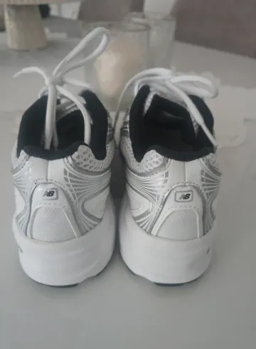 Tweedehands New Balance 740 bike — afbeelding 2 van 5