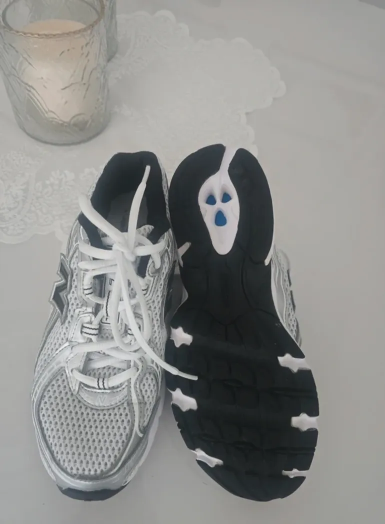Tweedehands New Balance 740 bike — afbeelding 4 van 5