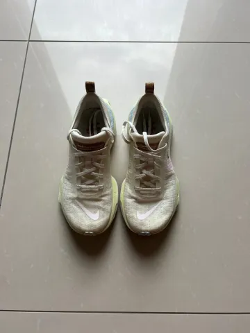 Tweedehands Nike Invincible 3 bike — afbeelding 3 van 9