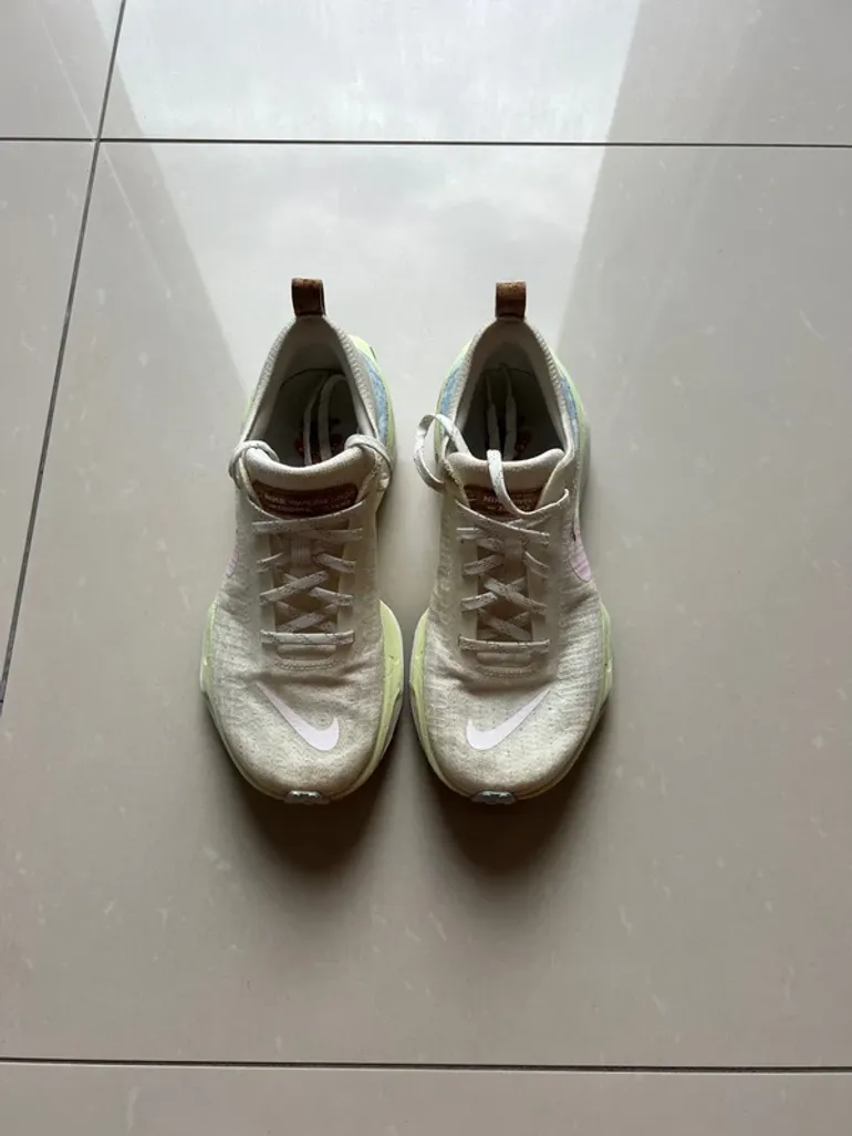 Tweedehands Nike Invincible 3 bike — afbeelding 3 van 9