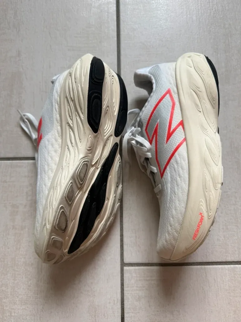 Used New Balance Fresh Foam 1080 bike — image 5 of 11