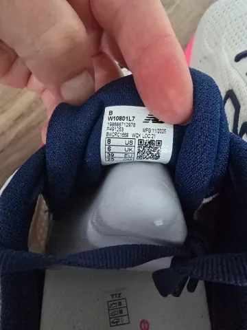 Used New Balance 1080 V15 bike — image 2 of 4