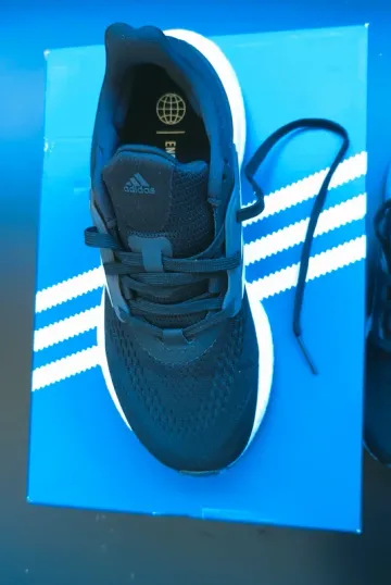 Used Adidas Running Shoes bike — image 7 of 8
