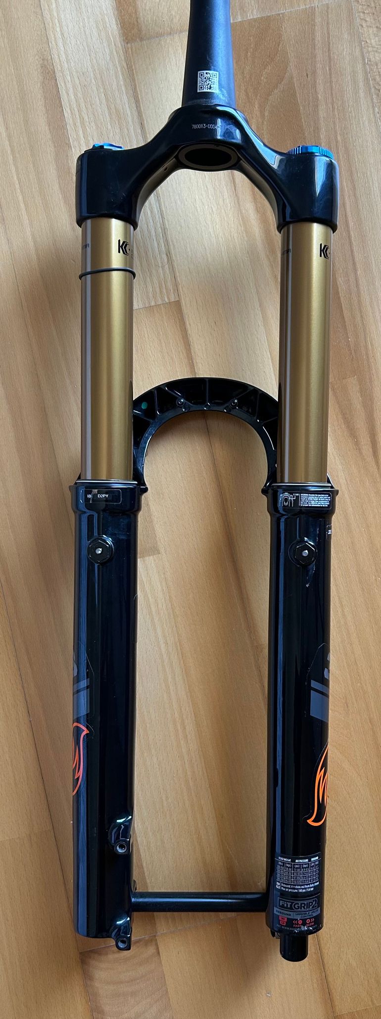 Used Fox 38 Factory Grip 2 Fork bike — image 4 of 11