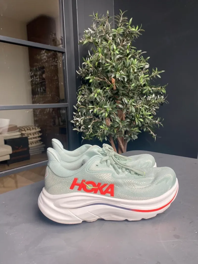 Used Hoka Clifton 10 Running Shoes