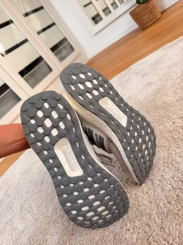Used Adidas Ultra Boost bike — image 3 of 4
