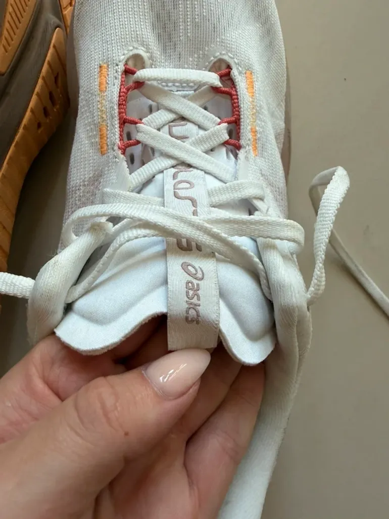 Used Asics Novablast 5 bike — image 6 of 7
