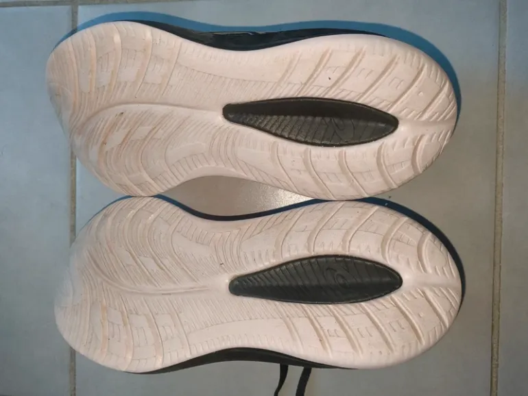 Used Asics Cumulus bike — image 5 of 5