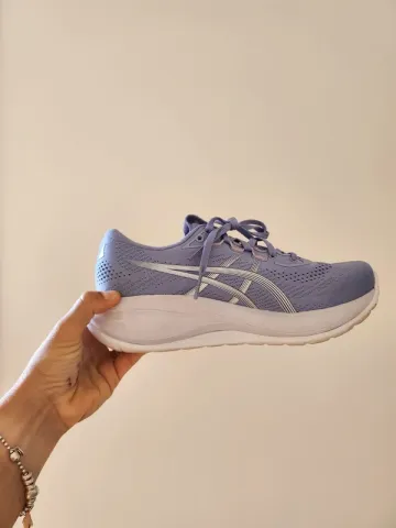 Used Asics Gel Cumulus 28 bike — image 2 of 5