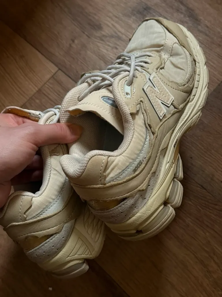 Used New Balance 2002R bike — image 3 of 3