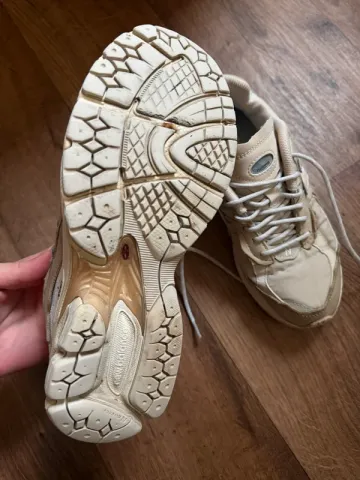 Used New Balance 2002R bike — image 2 of 3