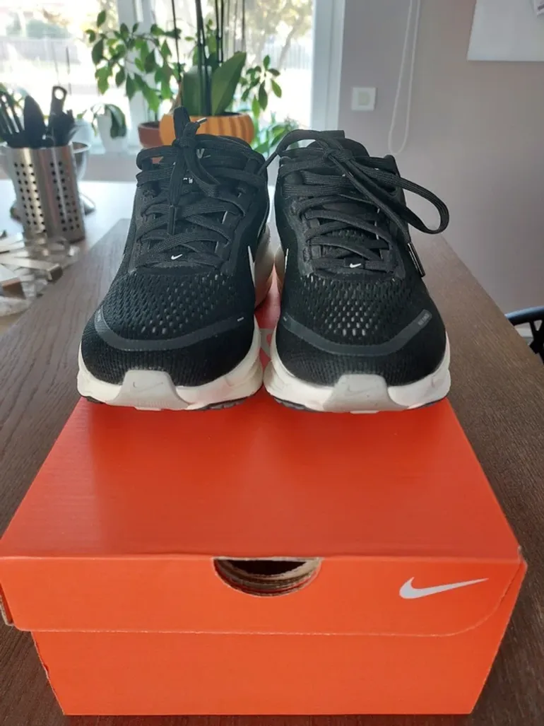 Gebrauchtes Nike Vomero 18 ZOOMX bike — Bild 2 von 2