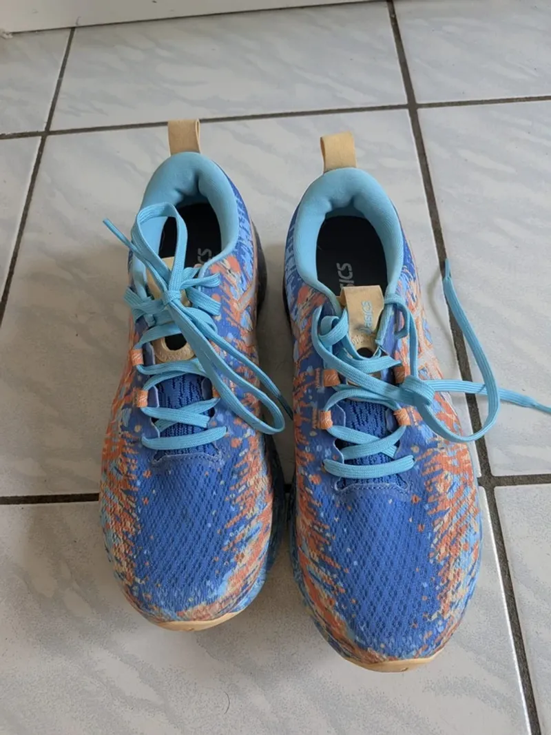 Used Asics Noosa Running Shoes