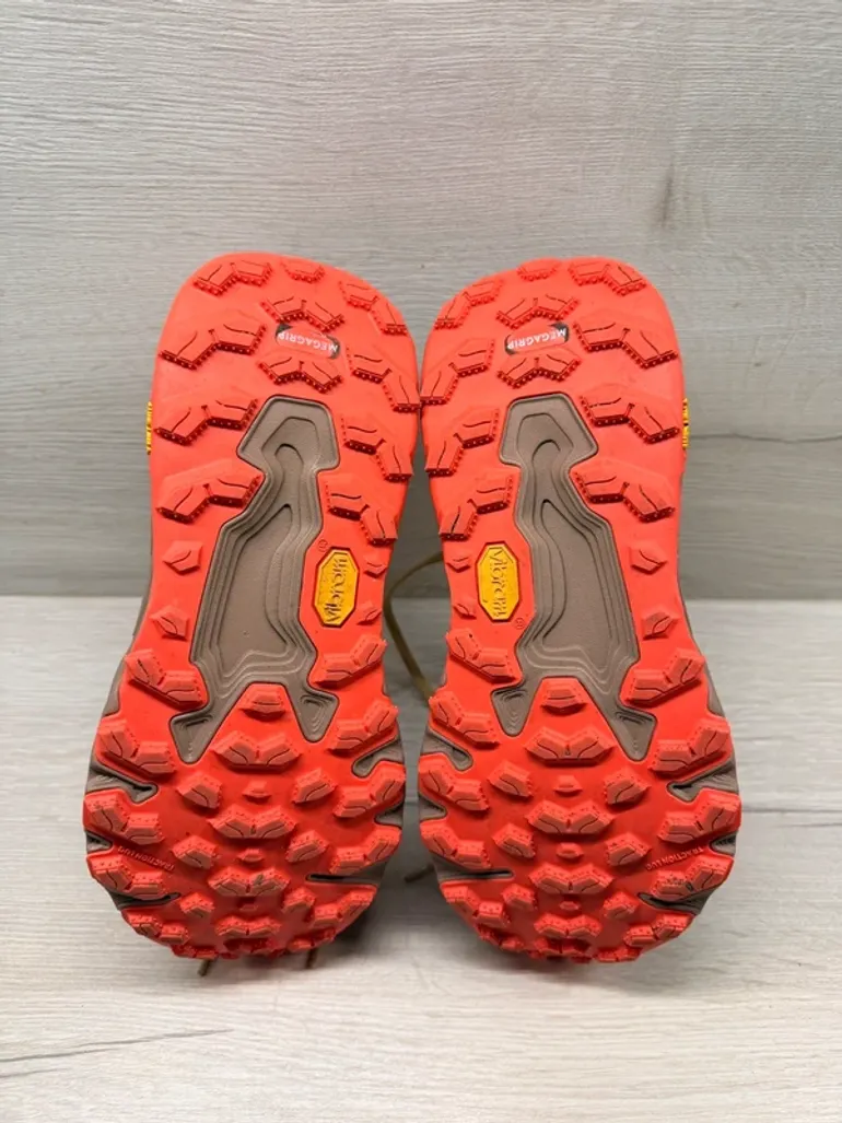 Used New Balance Hierro V9 bike — image 4 of 6