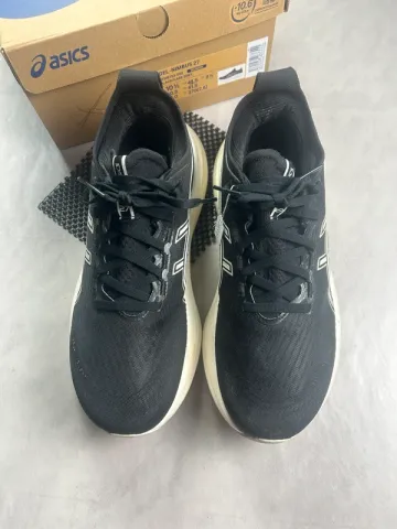 Used Asics Gel Nimbus 27 bike — image 4 of 9
