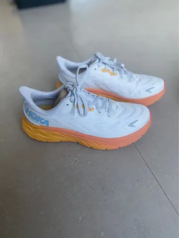 Gebrauchtes Hoka Arahi 6 bike — Bild 1 von 7