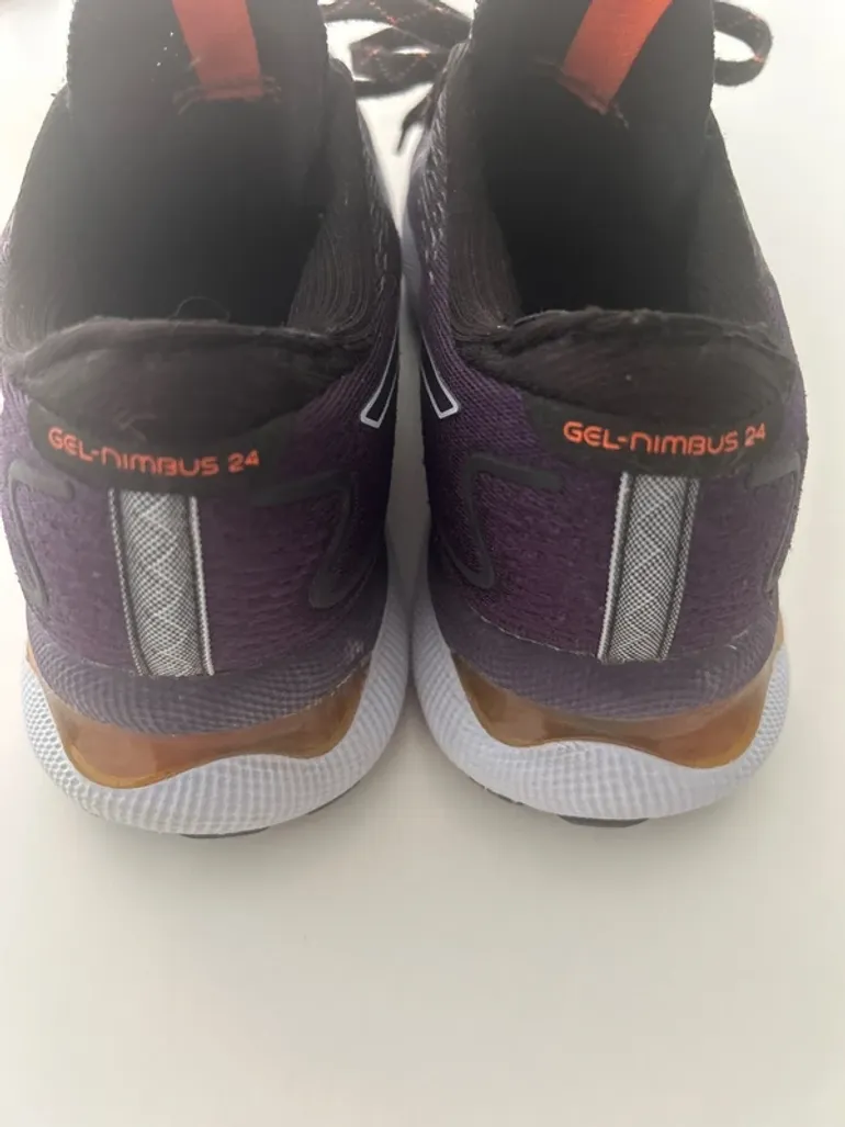 Used Asics Gel Nimbus 24 bike — image 2 of 4
