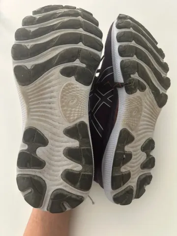 Used Asics Gel Nimbus 24 bike — image 4 of 4