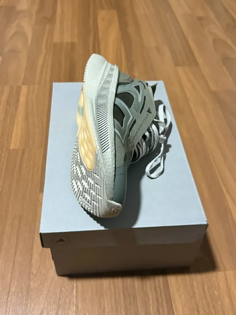Used Adidas Ultraboost 5 Stella McCartney bike — image 2 of 5