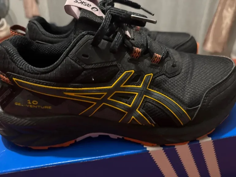 Used Asics Venture bike — image 5 of 7