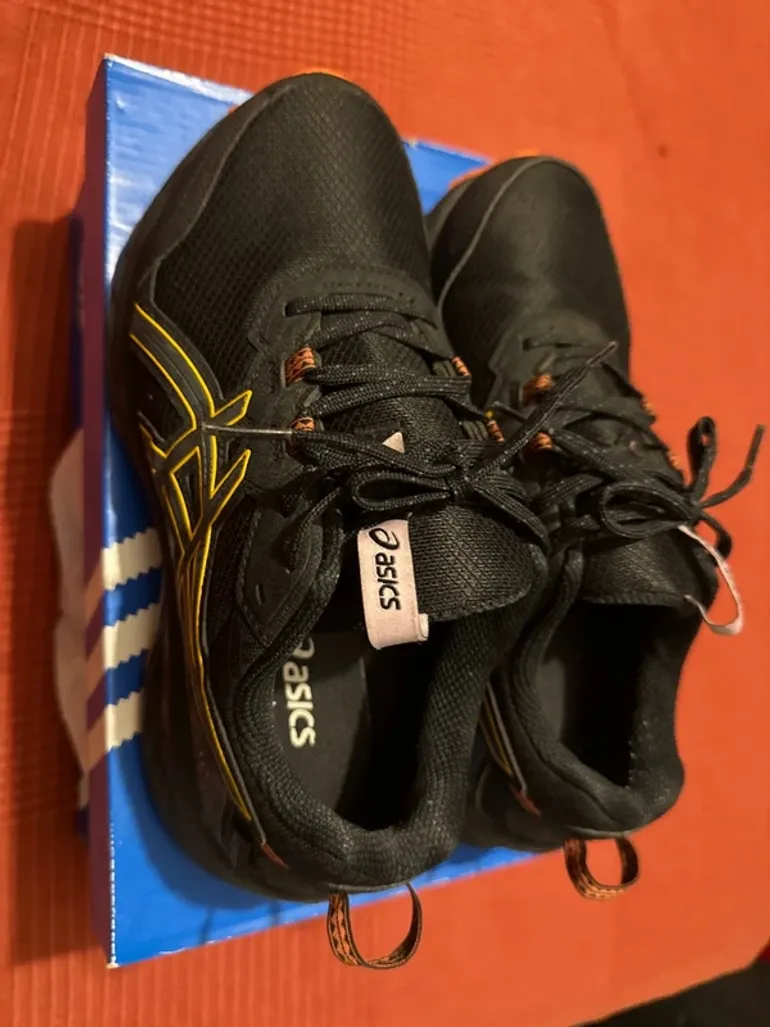 Used Asics Venture bike — image 2 of 7