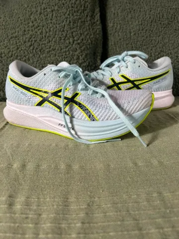 Used Asics Running Shoes bike — image 1 of 3