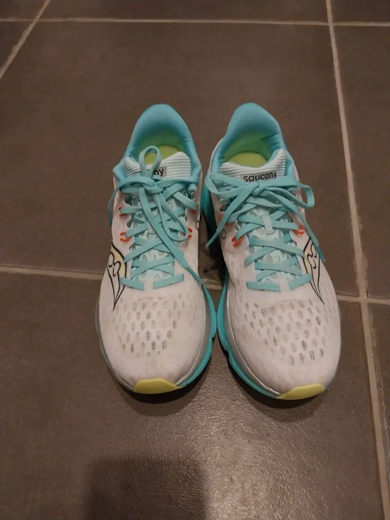 Used Saucony Kinvara 16 Running Shoes