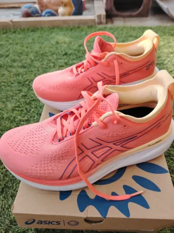 Used Asics Gel Nimbus bike — image 3 of 8