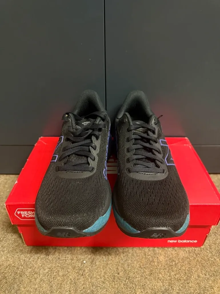Used New Balance Laufschuh Damen Gore-Tex bike — image 2 of 4