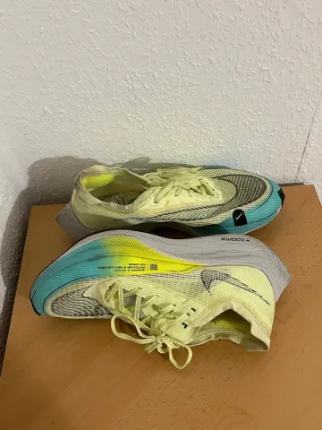 Used Nike Vaporfly Next% 2 bike — image 2 of 3