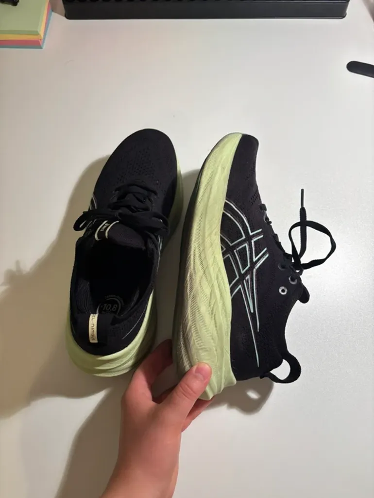 Used Asics Gel-Nimbus 26 bike — image 3 of 8