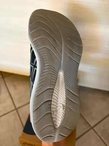 Used Asics GEL-Cumulus 26 bike — image 4 of 5
