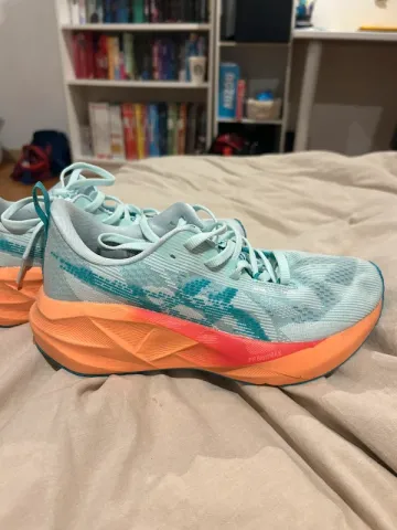 Použité Asics Novablast 5 bike — obrázek 2 z 6
