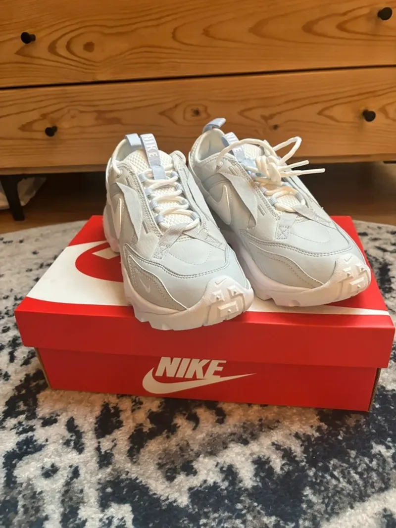 Used Nike TC 7900 Running Shoes